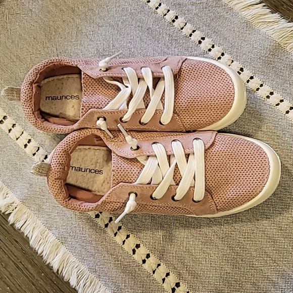 Sneakers - Picture 4 of 4